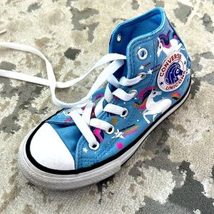 Girl’s sneakers Convers,Condition like a NEW!